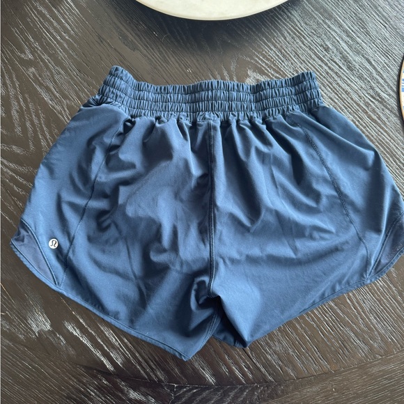 Lululemon 4inch HR Hotty Hot Shorts - True Navy - Picture 3 of 4